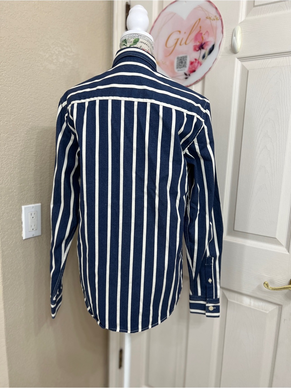 NWOT Zara Navy and White Vertical Stripe Men’s Button-Up Shirt 100% cotton - Picture 4 of 10